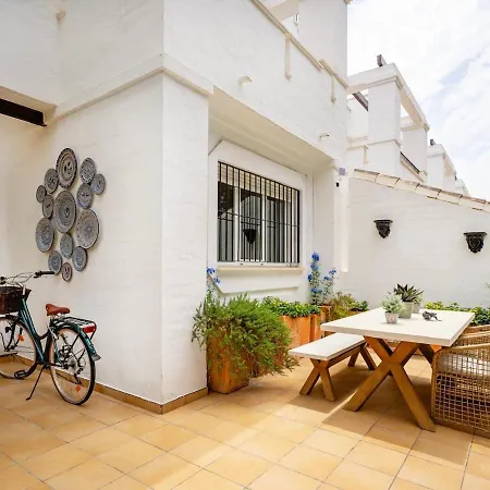 Townhouse In Naranjos