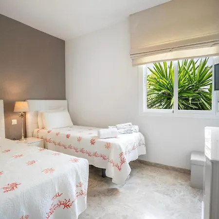 Townhouse In Naranjos *