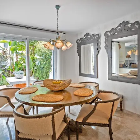 Townhouse In Naranjos *