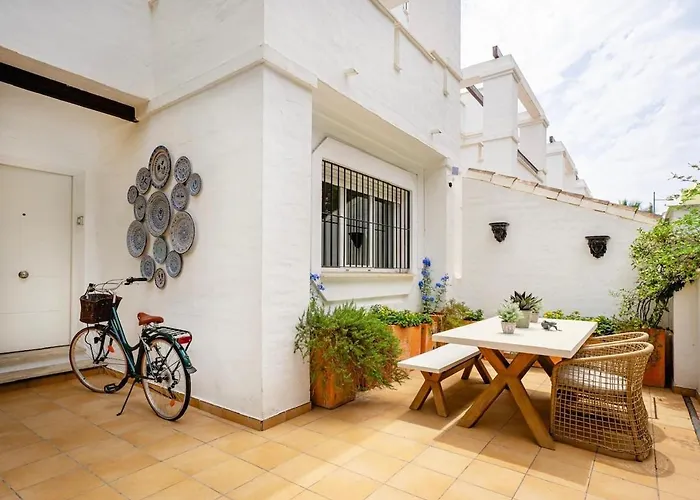 Townhouse In Naranjos