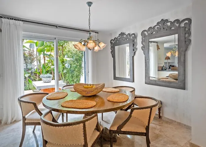 Townhouse In Naranjos *